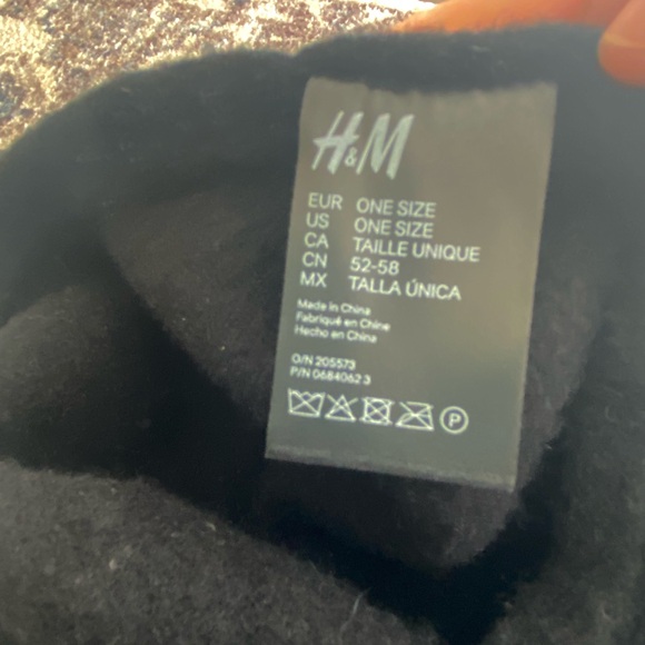 H&M black beret - Picture 2 of 2